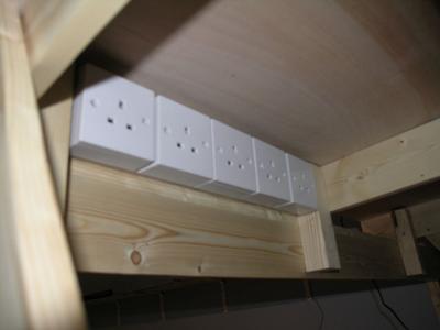 /images1014/pwr_distrib_sml4.thumbnail.jpg